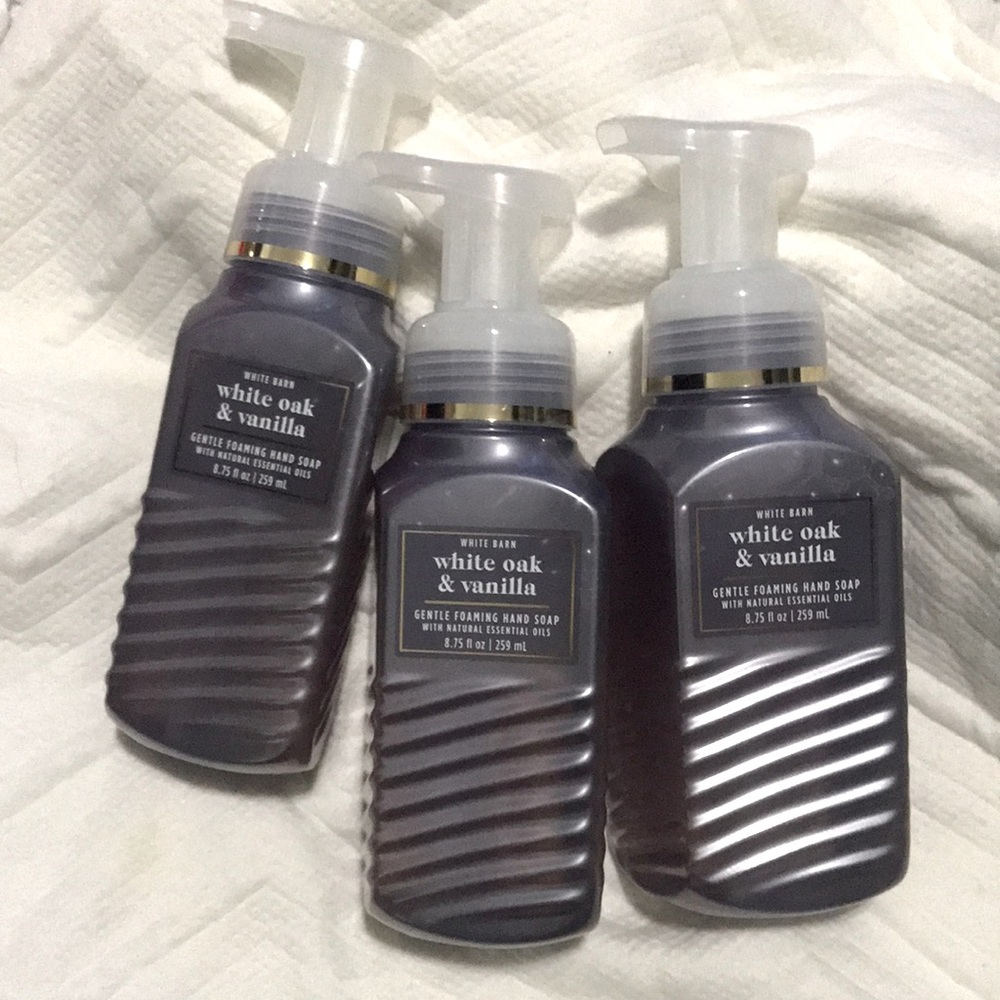 White Barn / Bath & Body Works- White Oak & Vanilla
